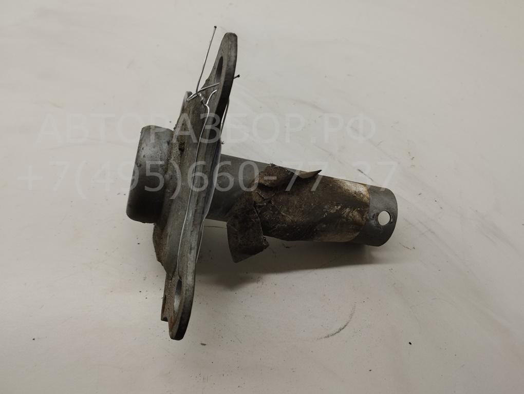 Кронштейн переднего бампера