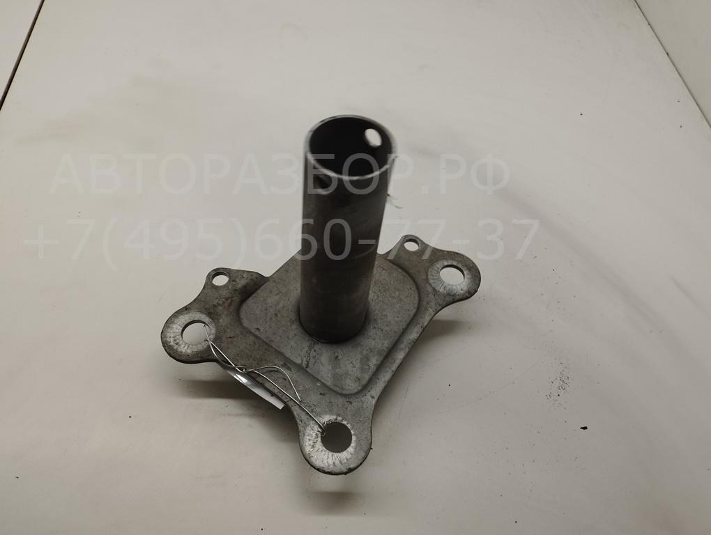 Кронштейн переднего бампера