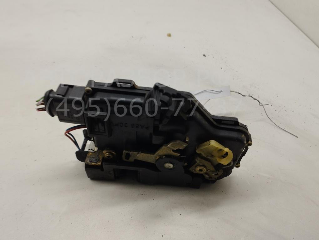 Замок двери передней правой