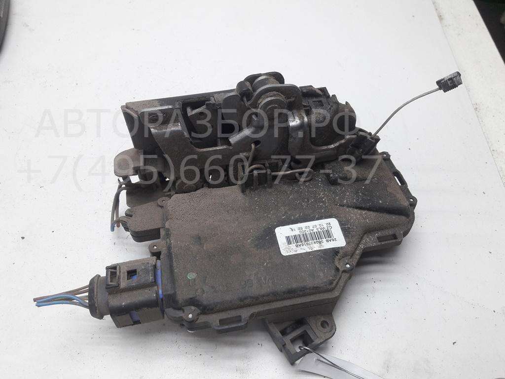 Замок двери передней правой