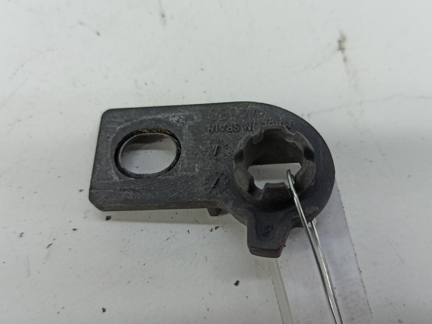 Кронштейн фар правый