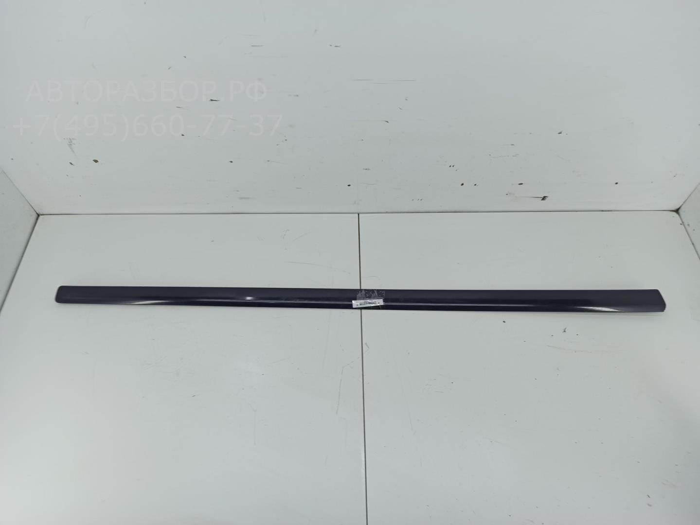 Накладка двери передней правой