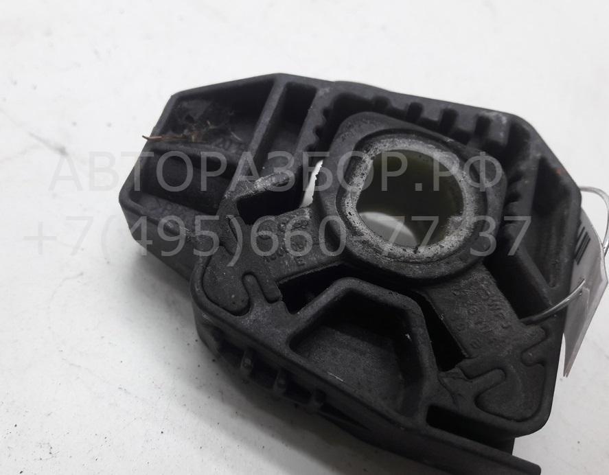 Кронштейн радиатора