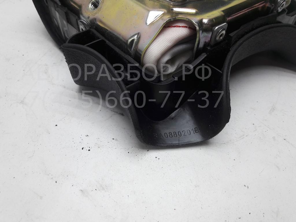 Подушка безопасности в рулевое колесо