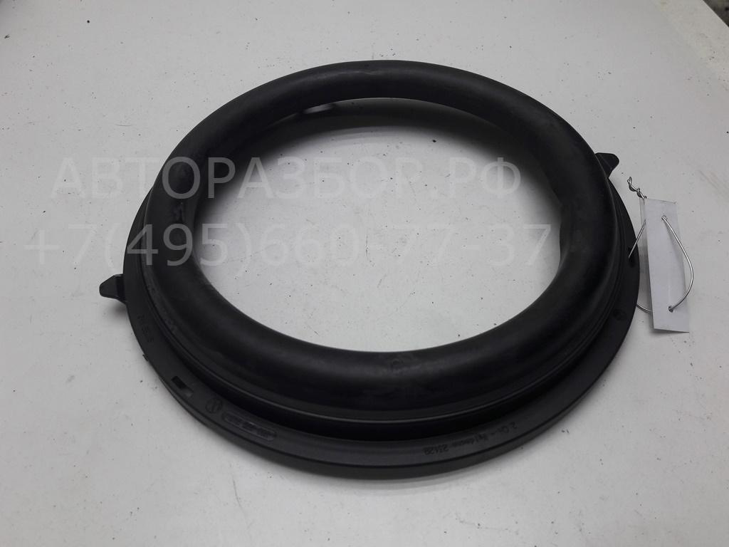 Накладка двери передней левой