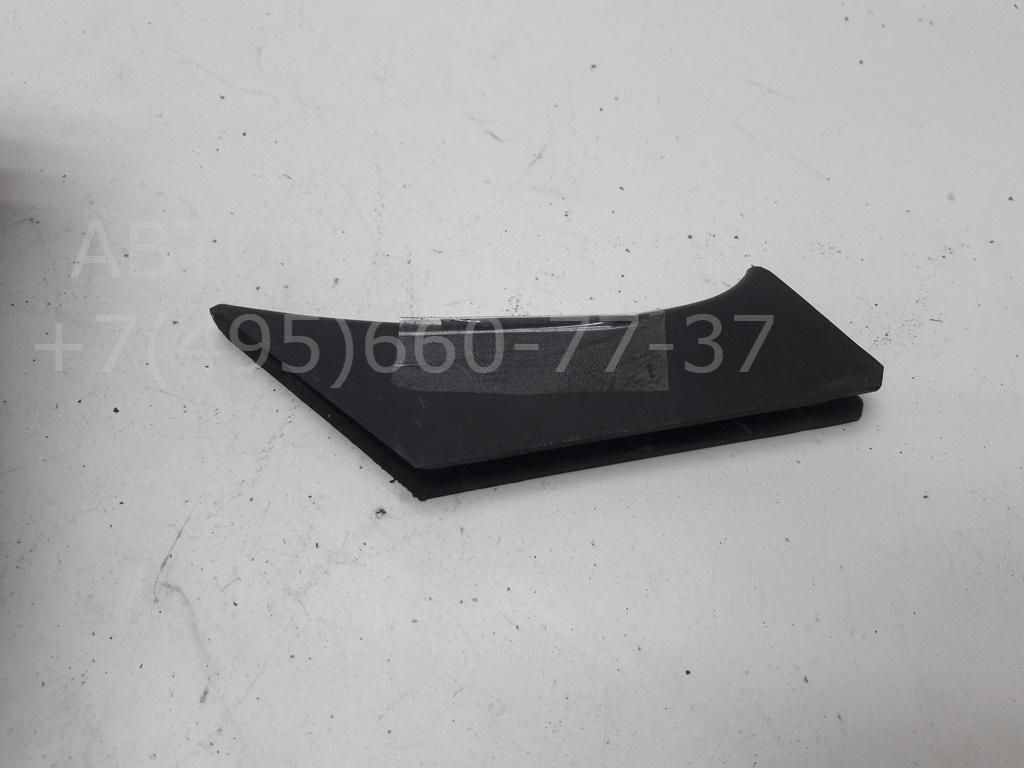 Молдинг переднего бампера