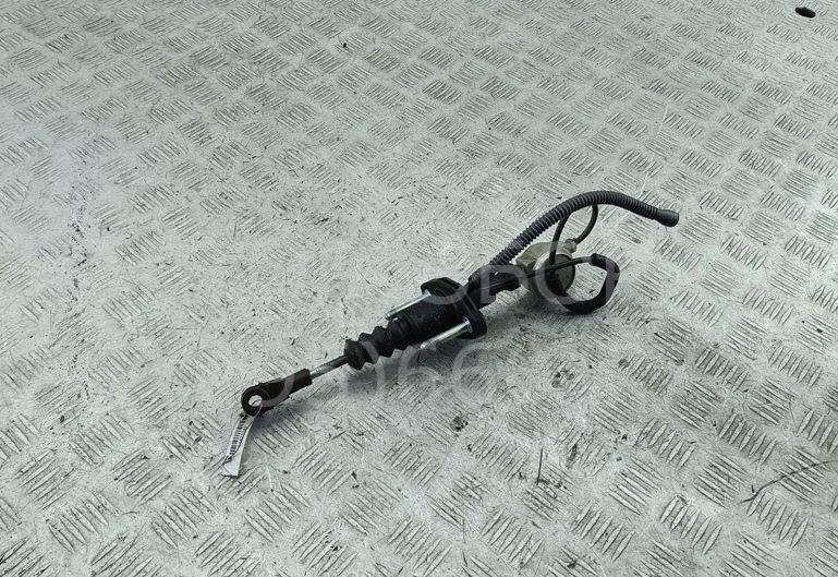 Цилиндр сцепления главный