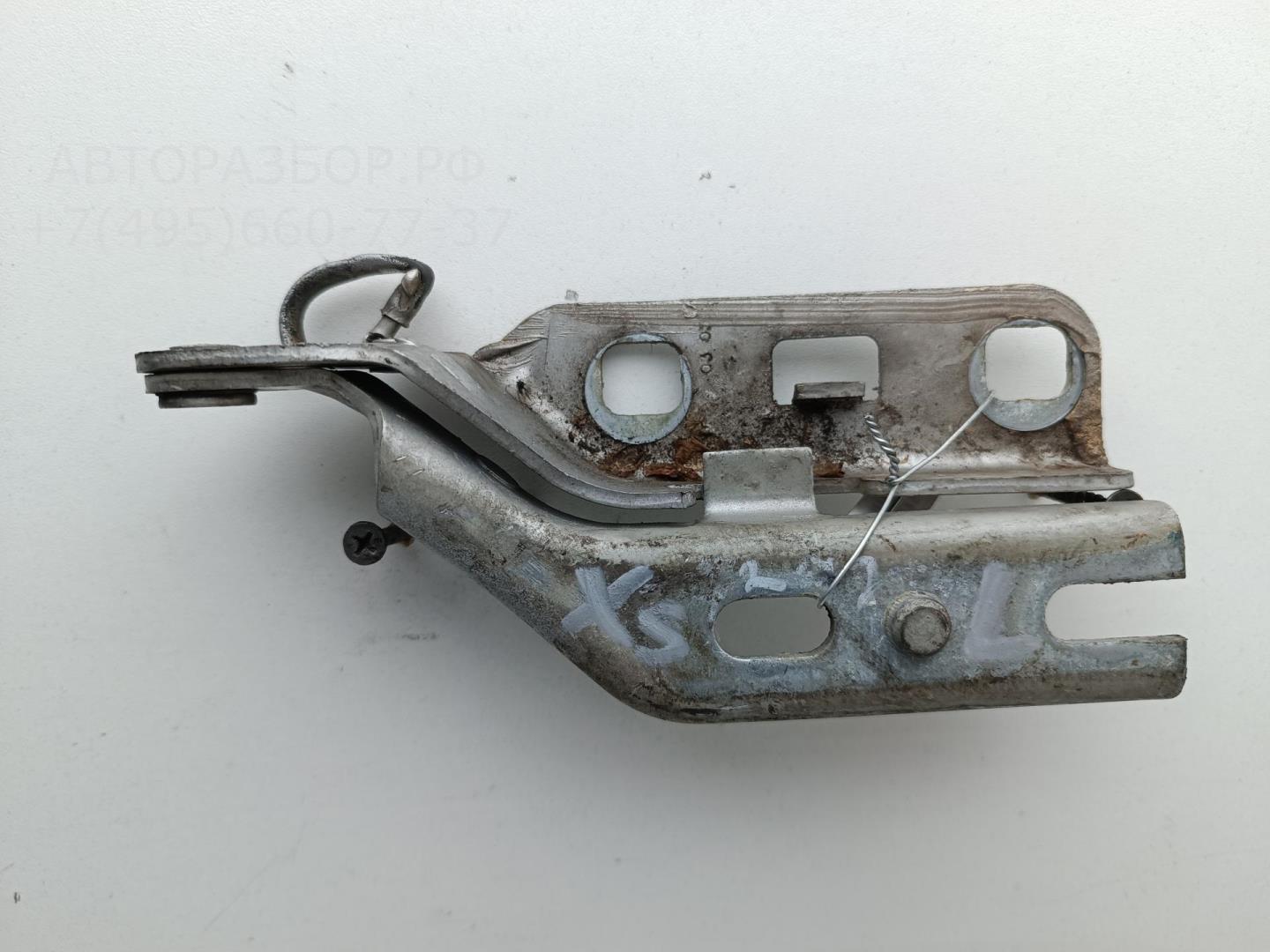 Петля капота левая