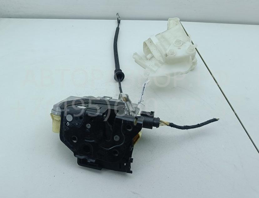 Замок двери передней левой