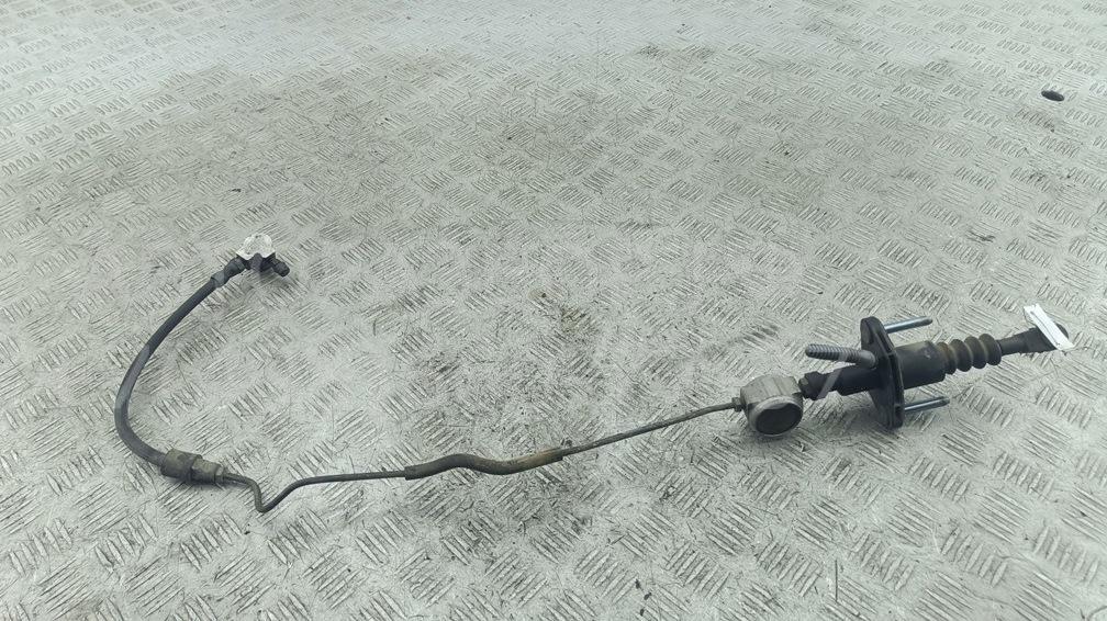 Цилиндр сцепления главный