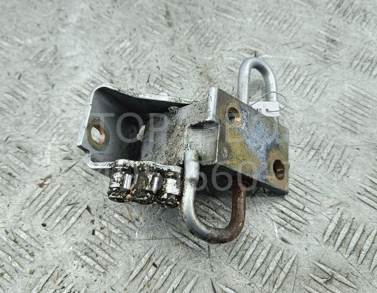 Петля двери