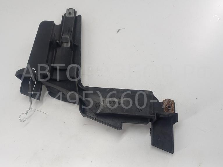 Крепеж фары