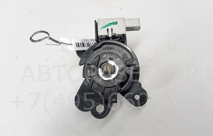 Вставка замка багажника