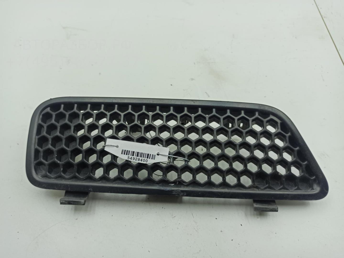 Решетка радиатора правая