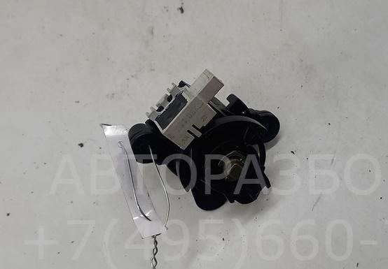 Вставка замка багажника