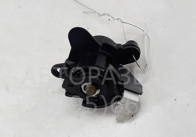 Вставка замка багажника