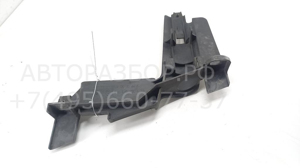 Кронштейн фар правый