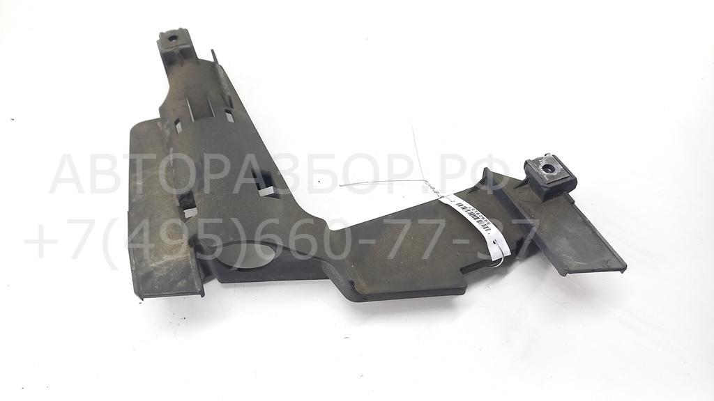 Кронштейн фар правый