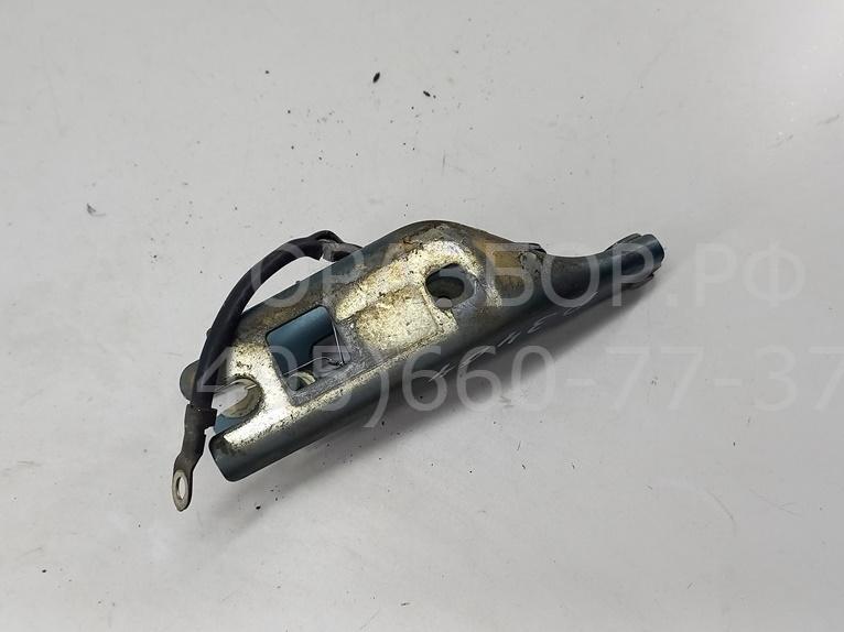 Петля капота правая