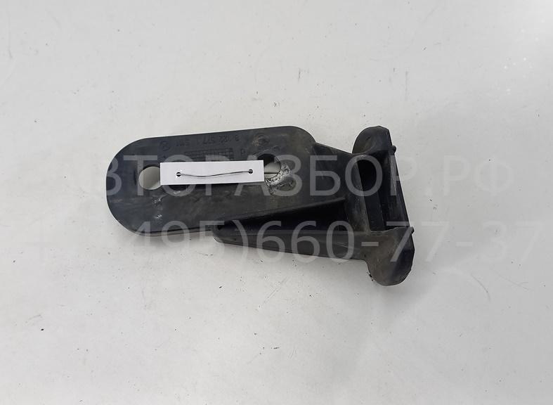 Кронштейн переднего бампера левый