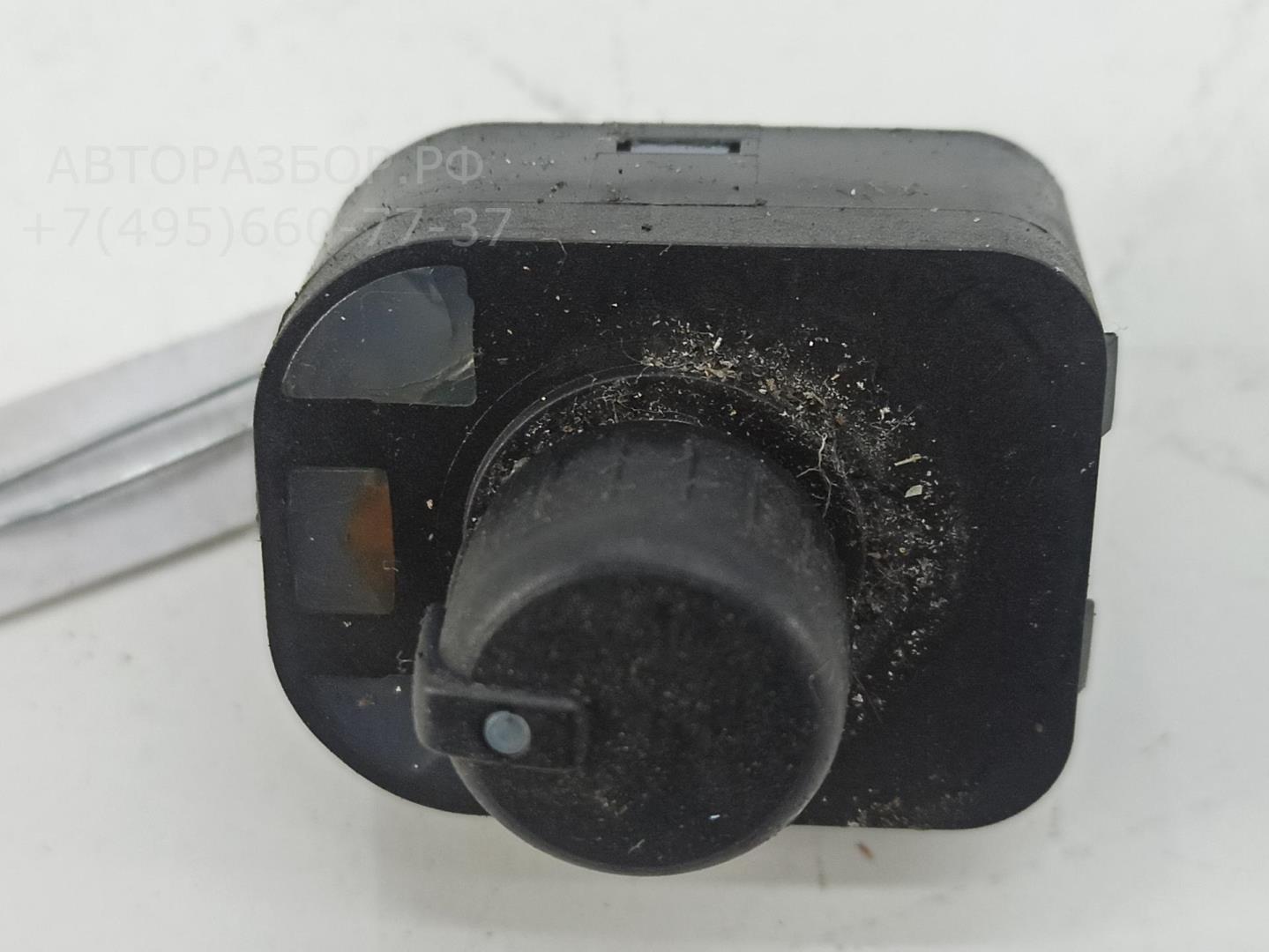 Кнопка регулировки зеркала