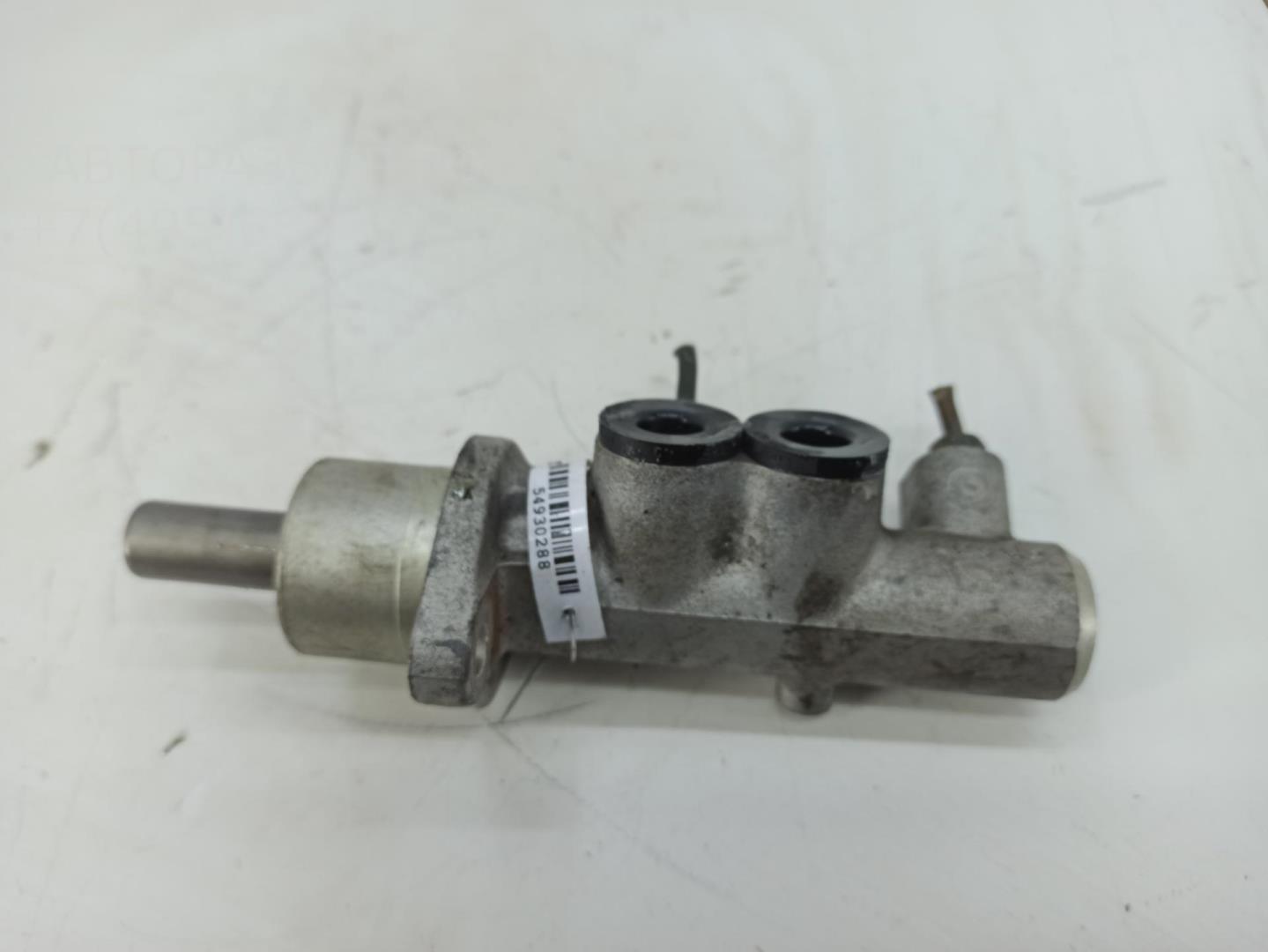 Цилиндр тормозной главный