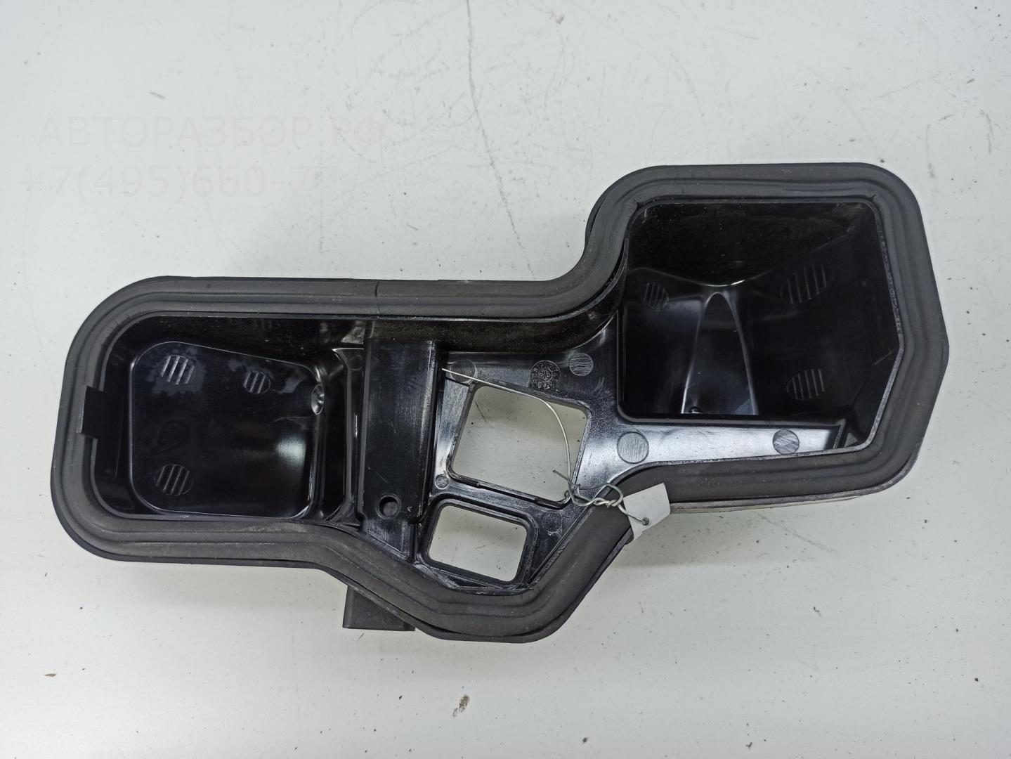 Крышка фары левой