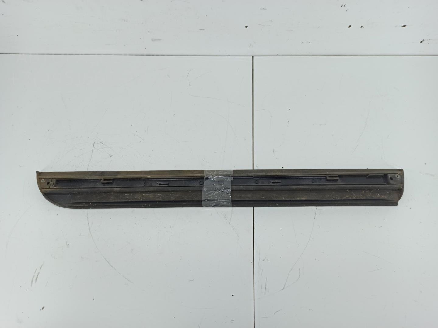 Накладка двери задней левой