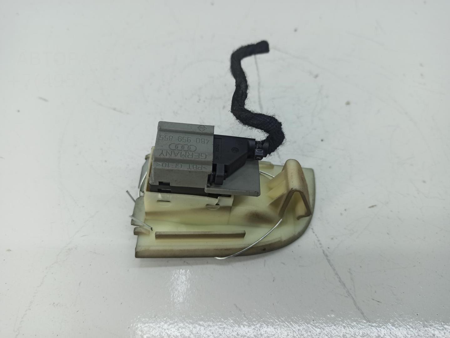 Кнопка стеклоподъемника