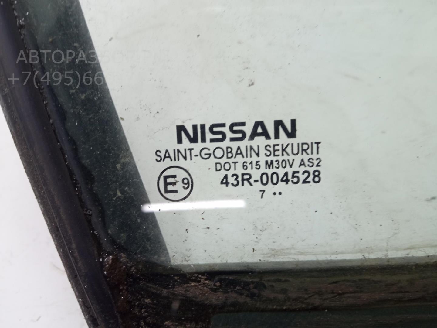 Стекло двери задней правой (форточка)