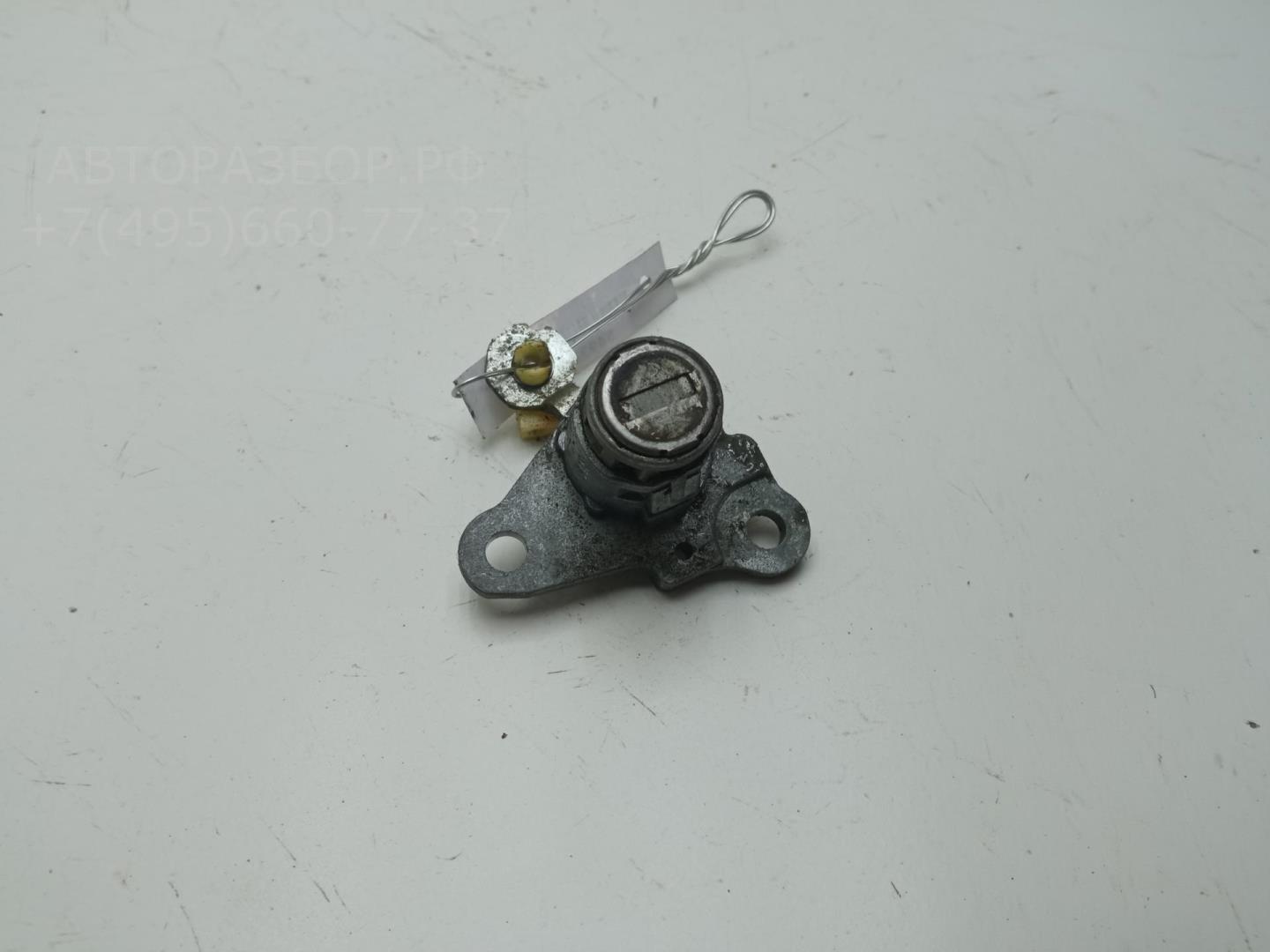 Вставка замка двери