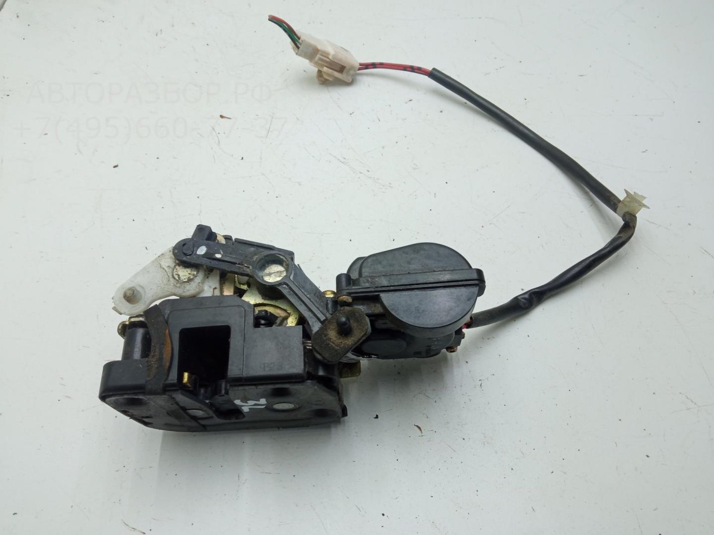 Замок двери задней левой