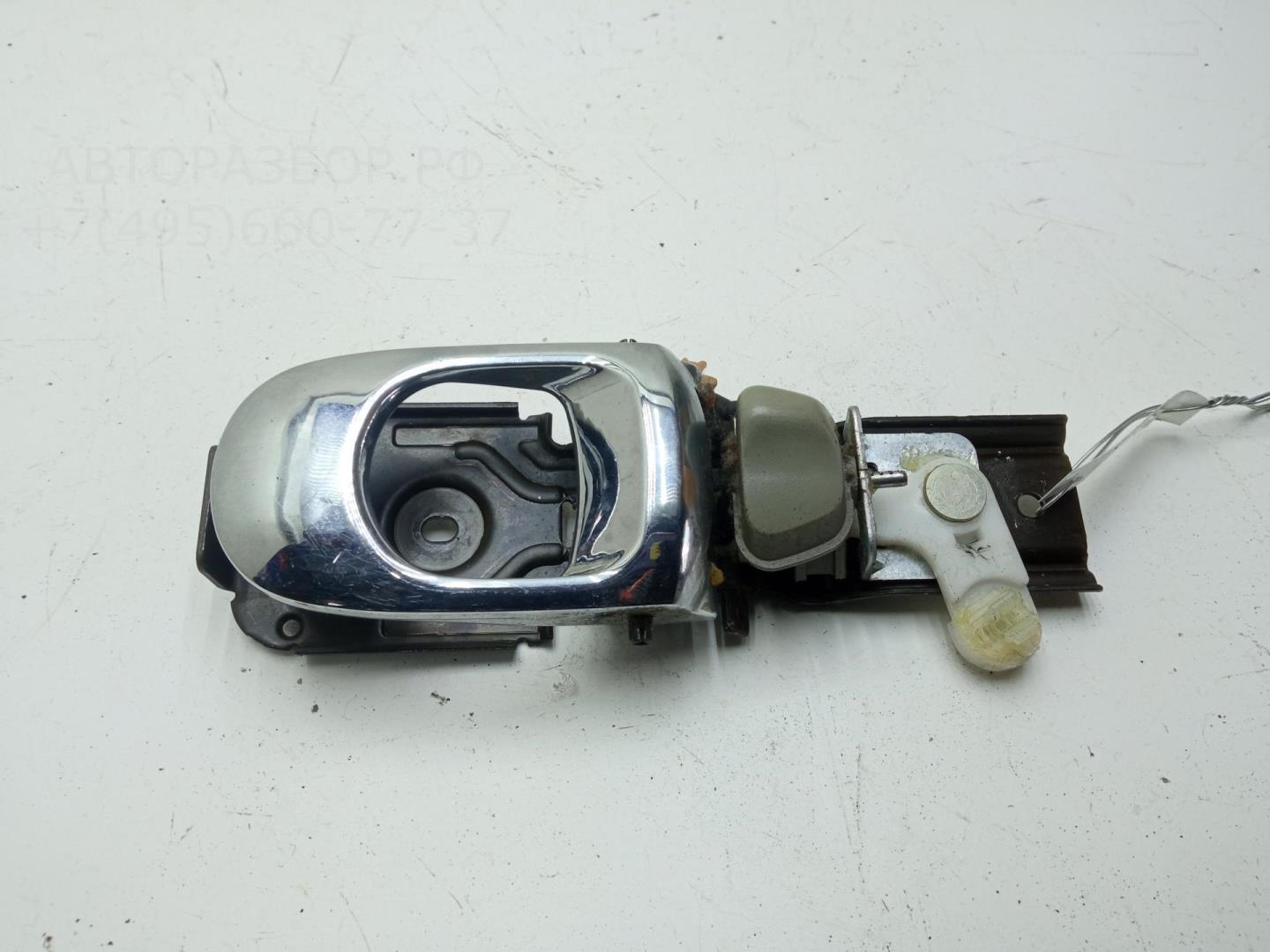 Ручка двери передней внутренняя левая