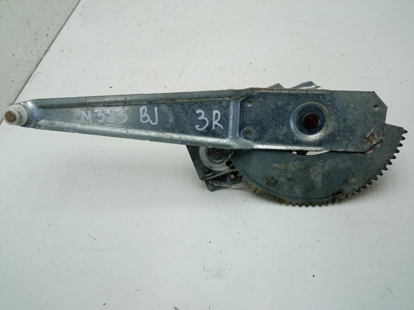 Стеклоподъемник механ. задний правый