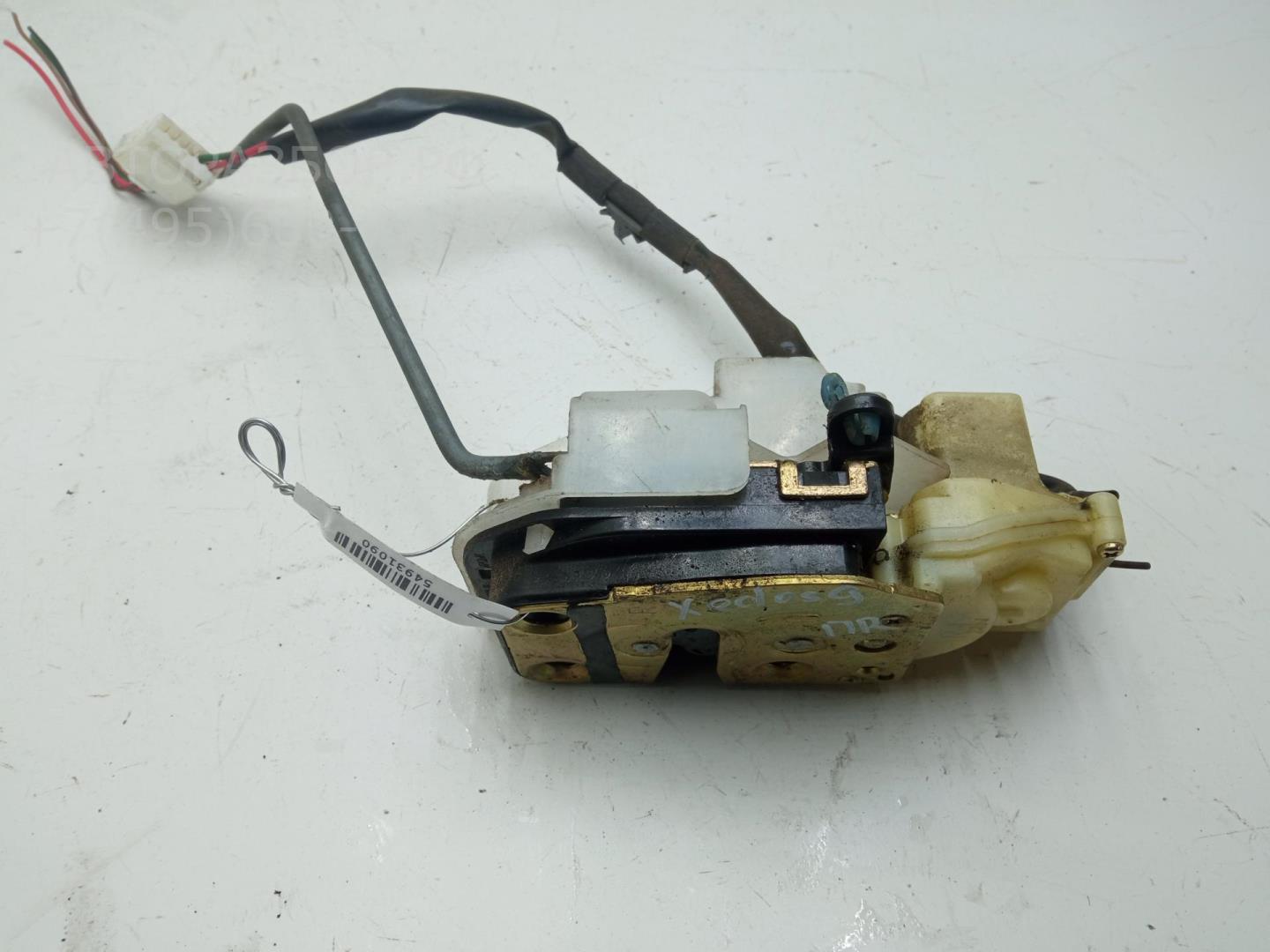 Замок двери передней правой