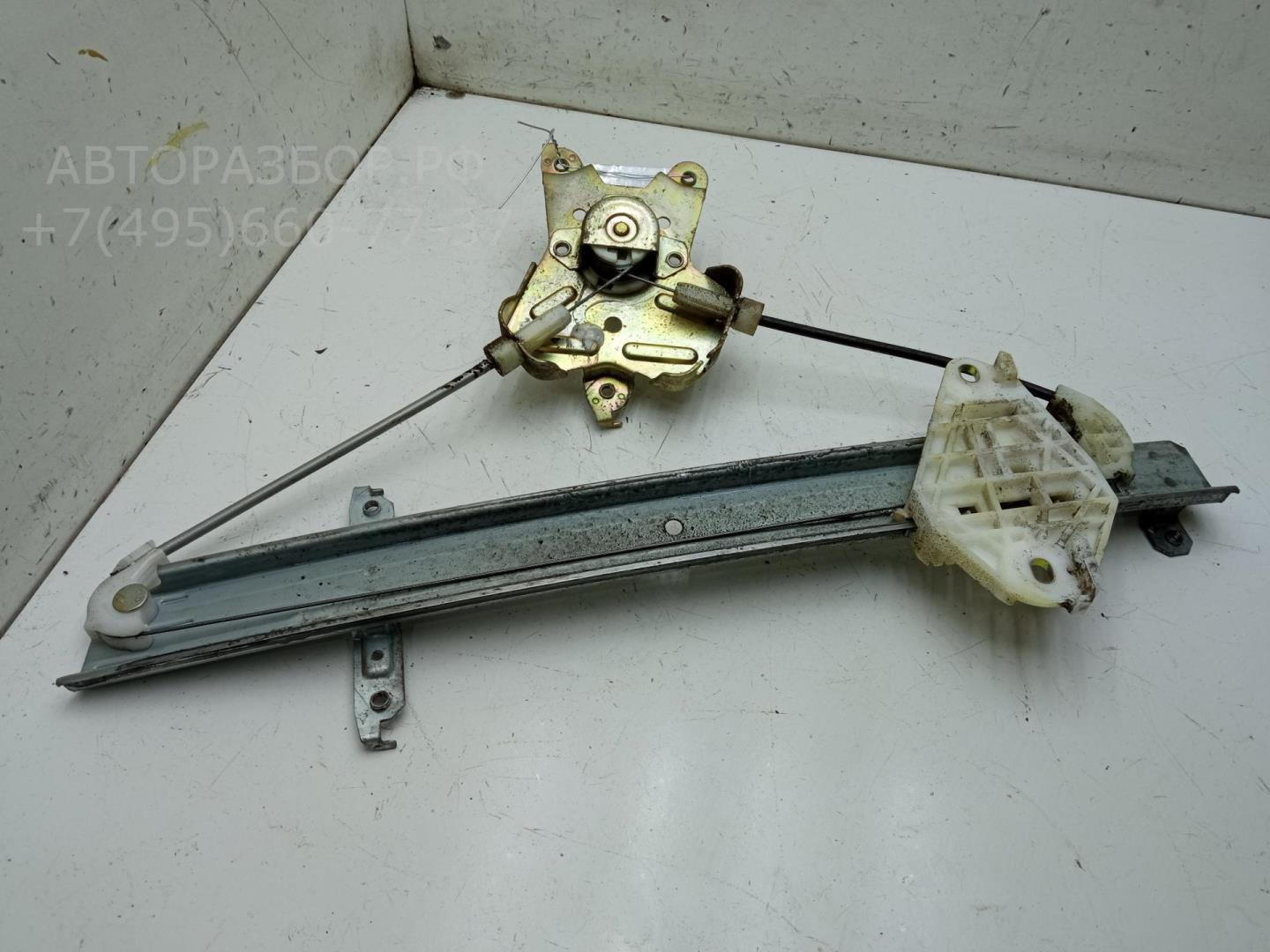 Стеклоподъемник механ. задний правый