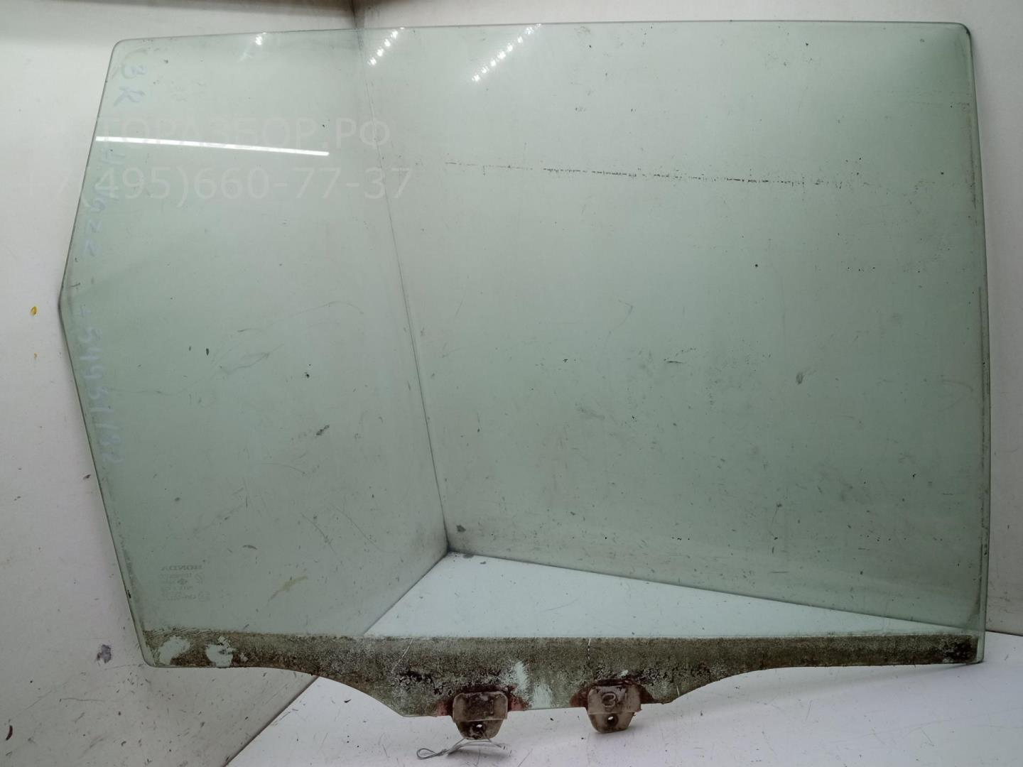 Стекло двери задней правой