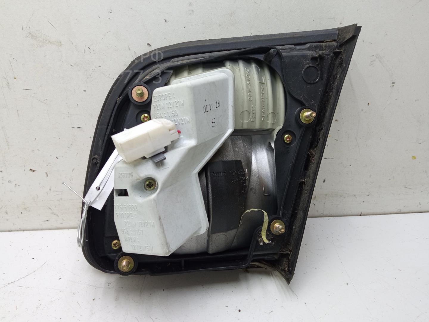 Фонарь задний внутренний левый