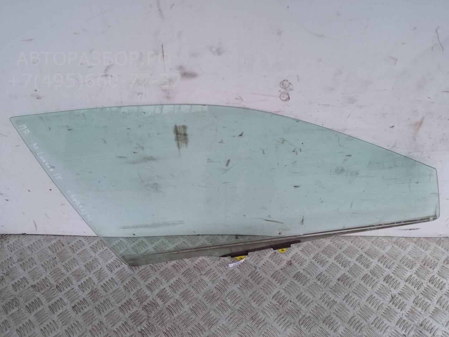 Стекло двери передней правой