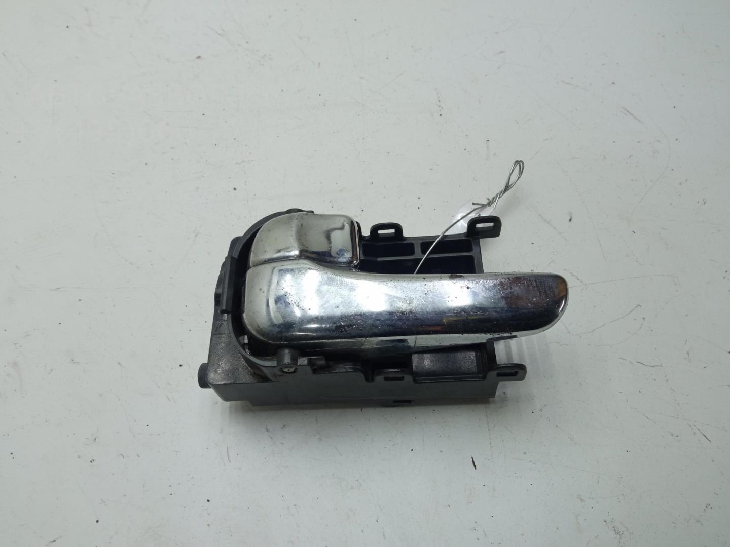 Ручка двери задней внутренняя левая