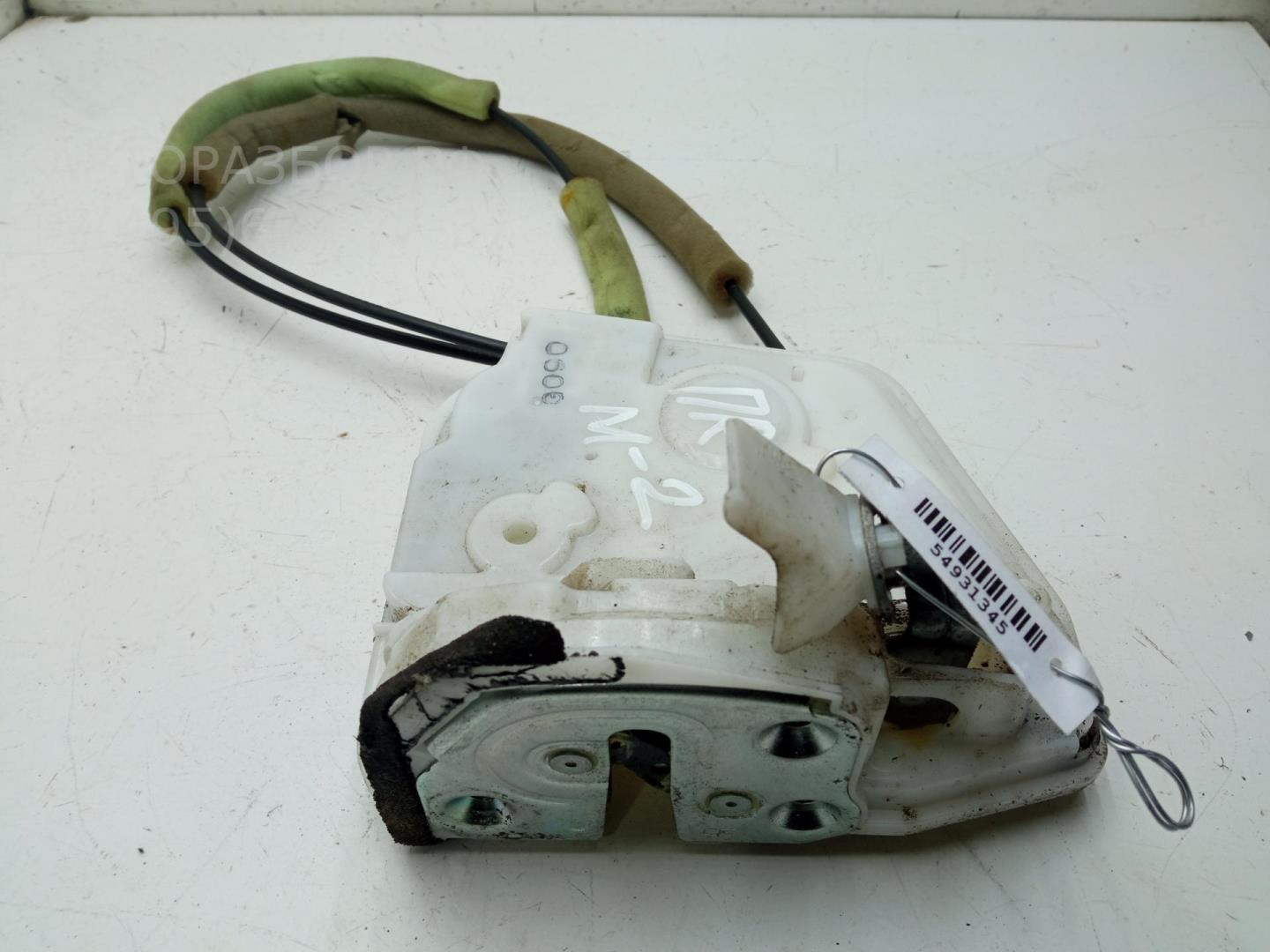 Замок двери передней правой