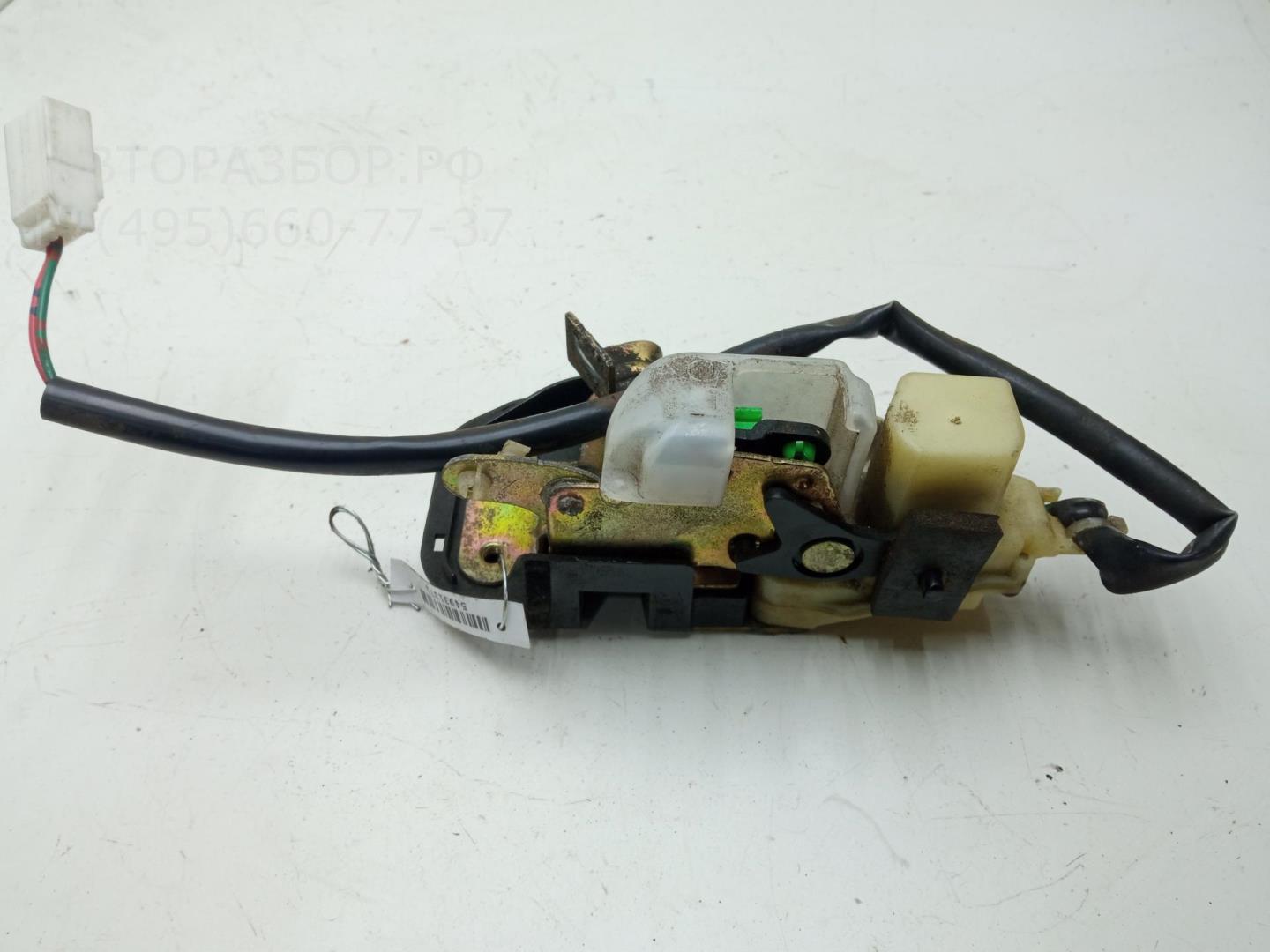 Замок двери задней левой