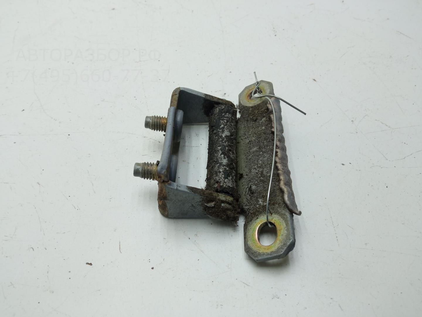 Петля крышки багажника