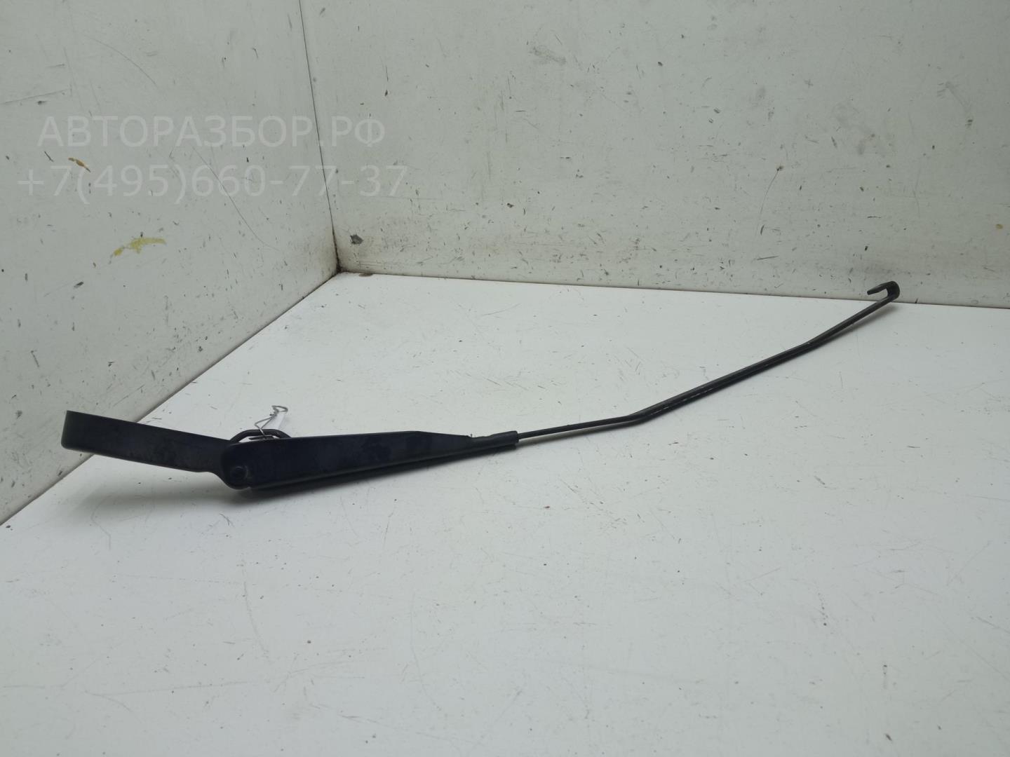 Поводок стеклоочистителя заднего