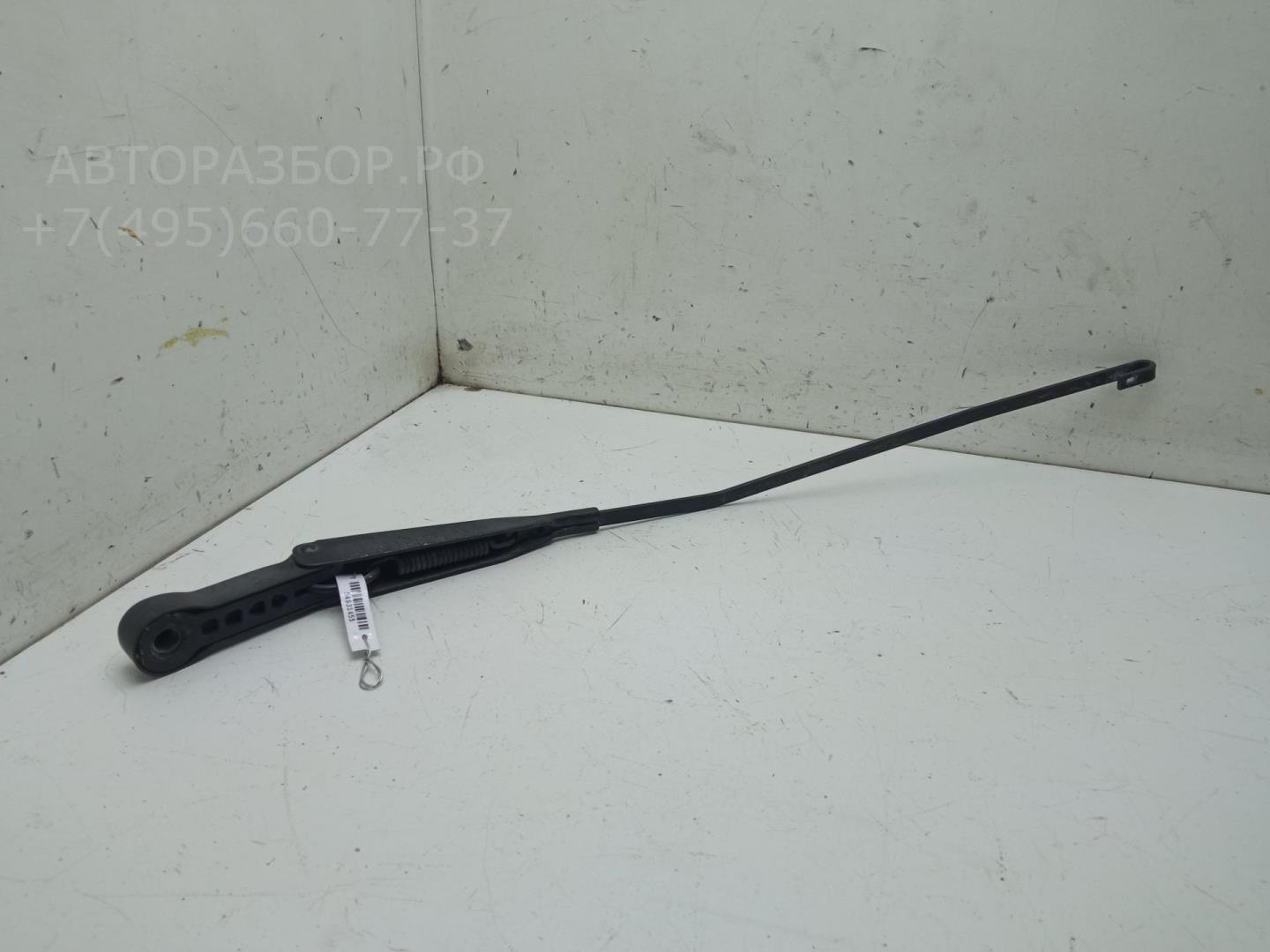 Поводок стеклоочистителя заднего