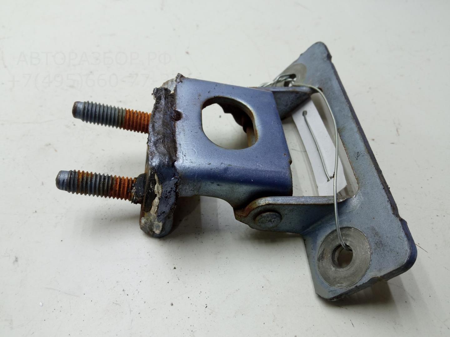 Петля крышки багажника