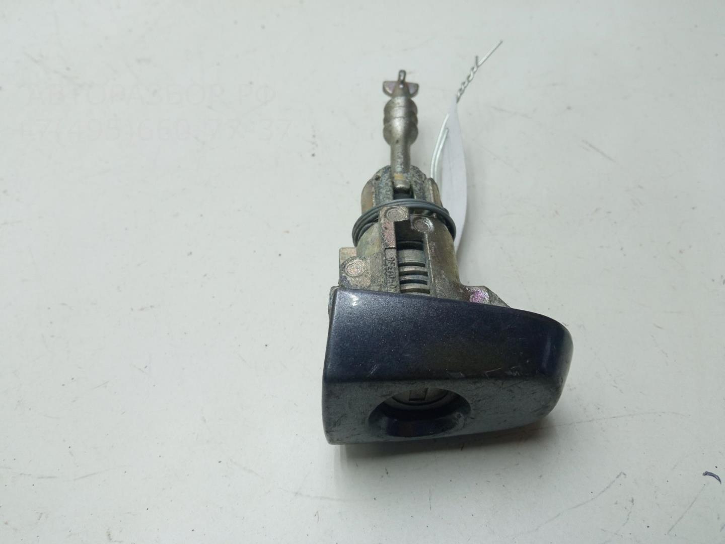 Вставка замка двери