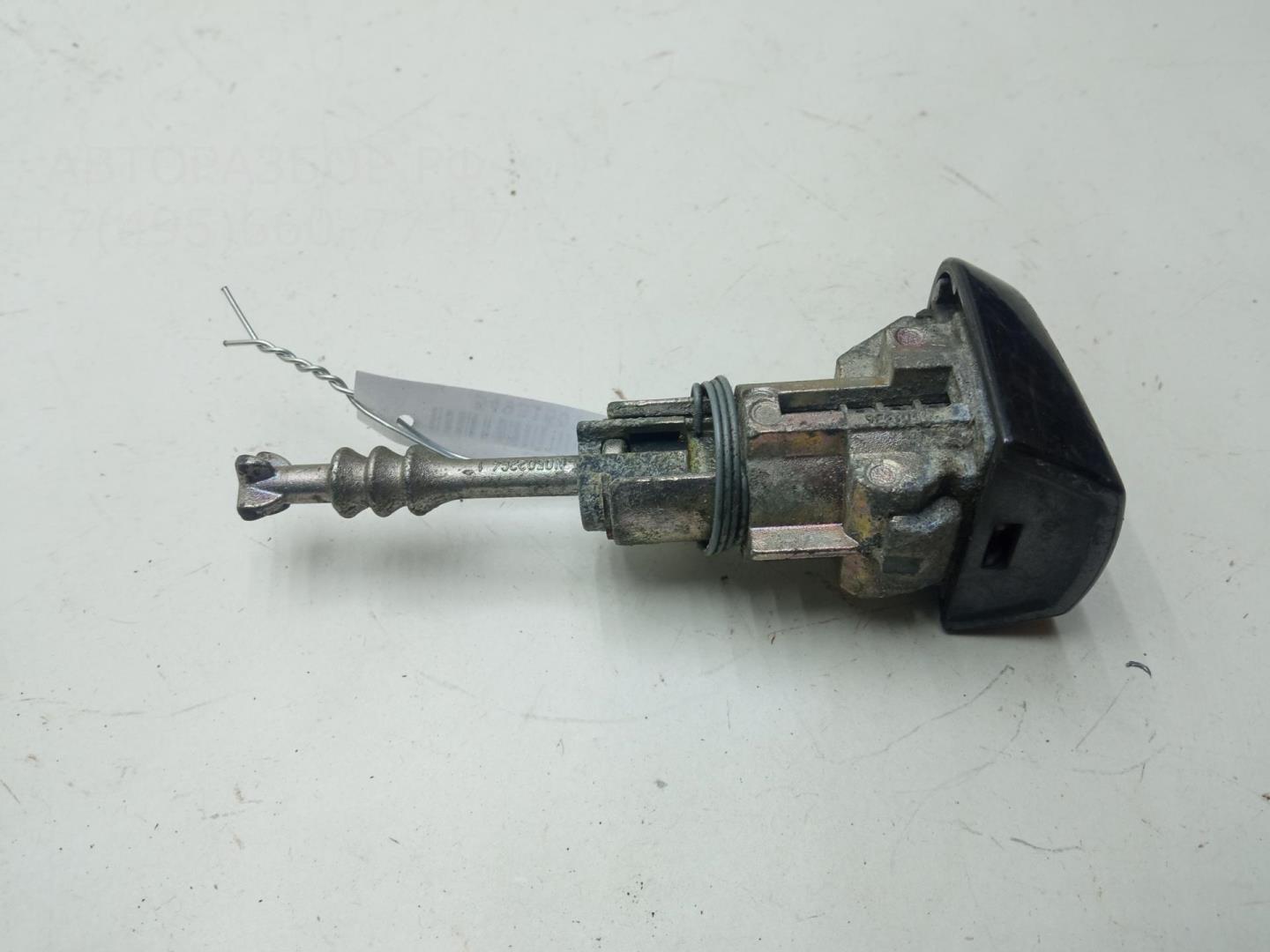 Вставка замка двери