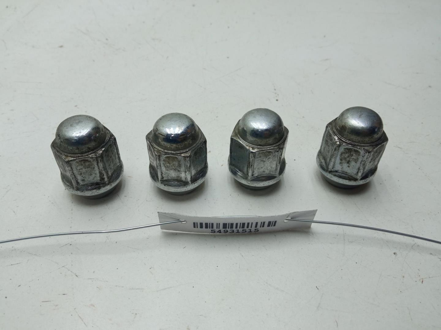 Болт колесный