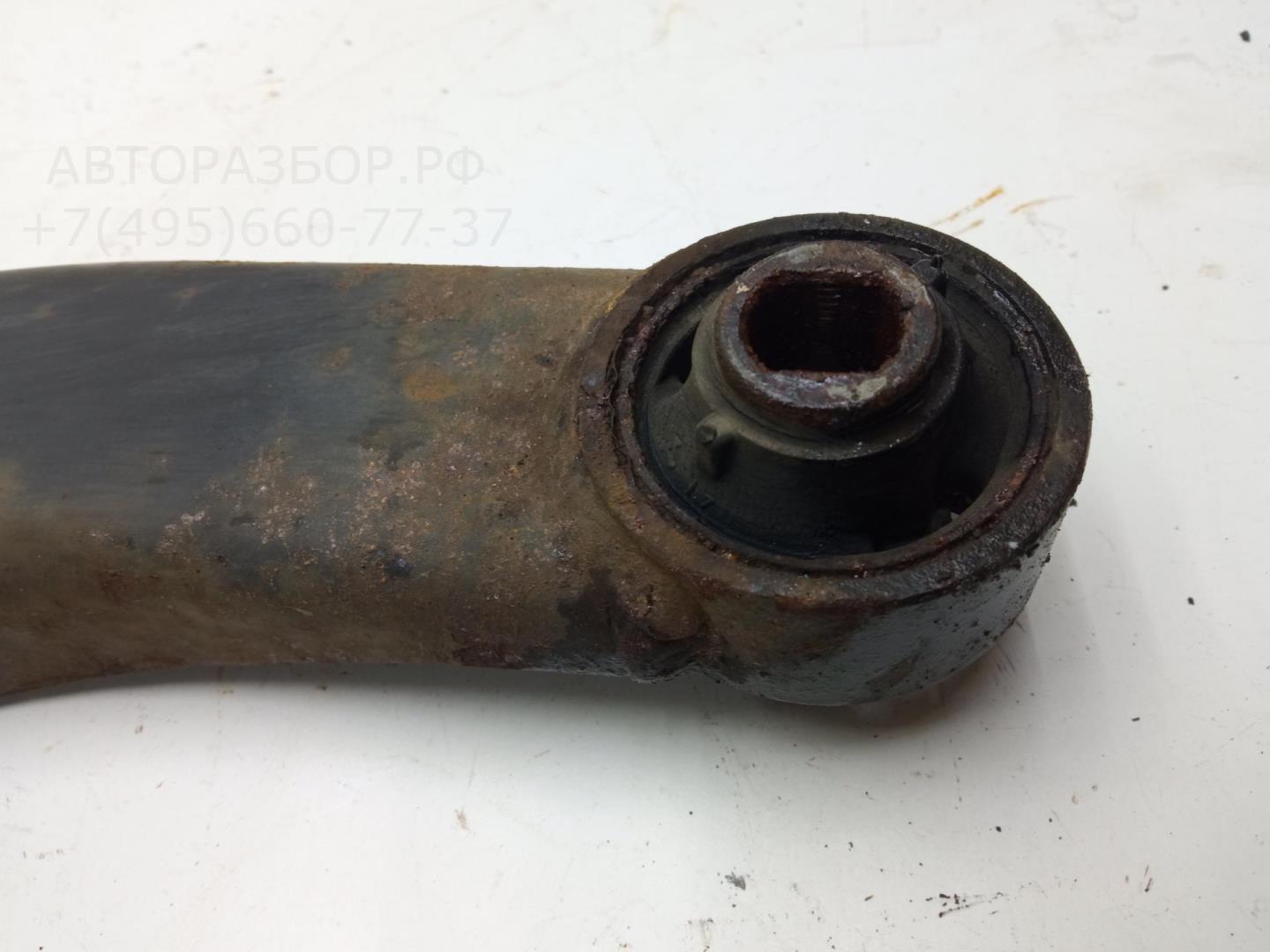 Рычаг передний левый